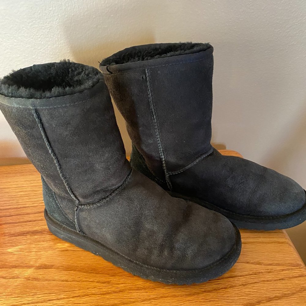 Medium Height UGG Boots - Picture 9 of 9